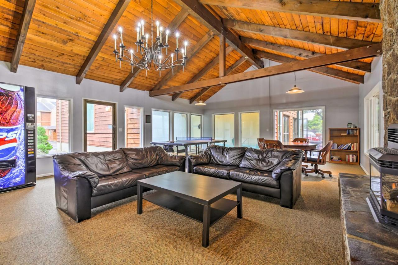 Comfortable Lincoln City Condo With Patio And Views! Exterior photo