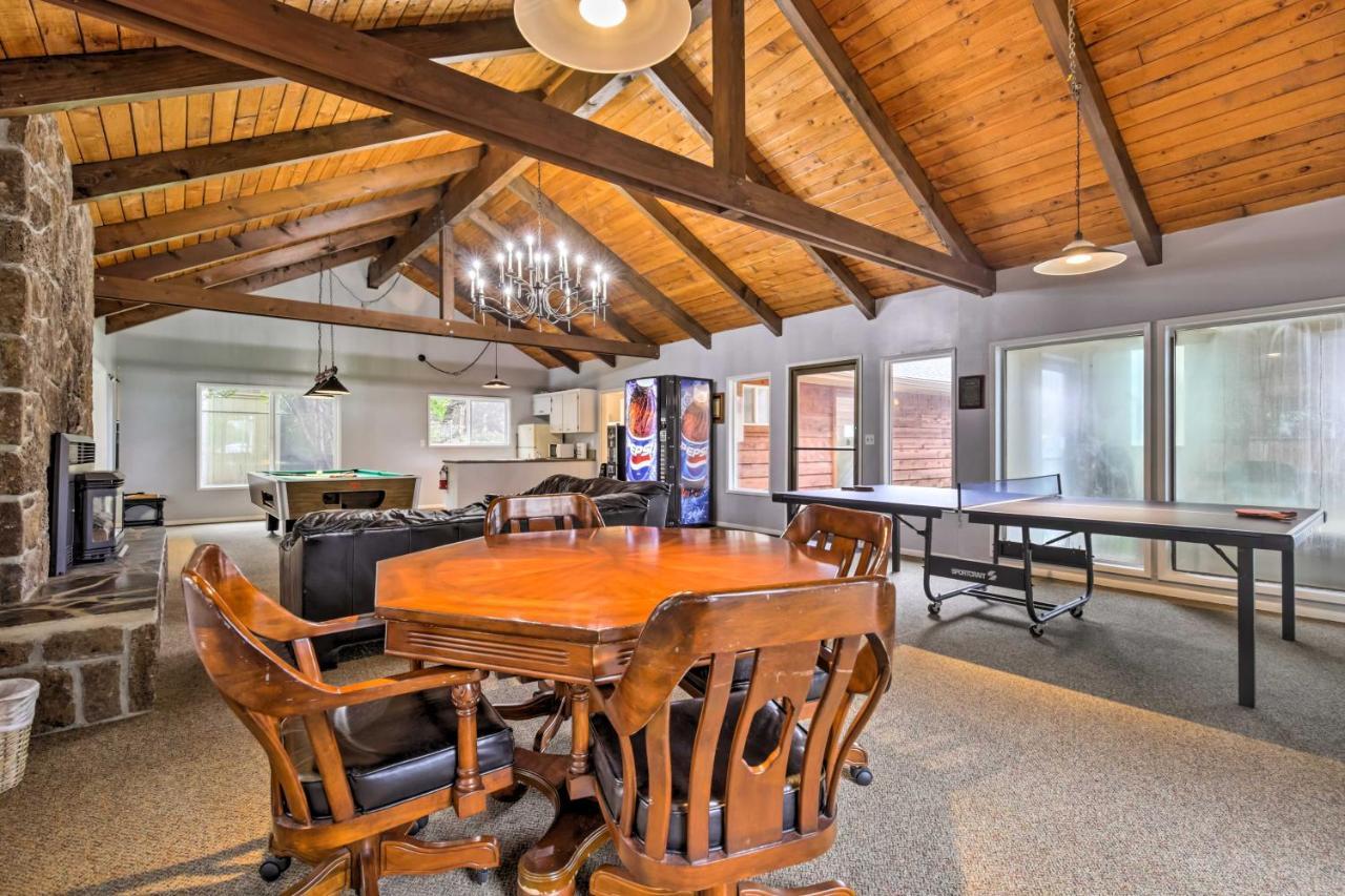 Comfortable Lincoln City Condo With Patio And Views! Exterior photo